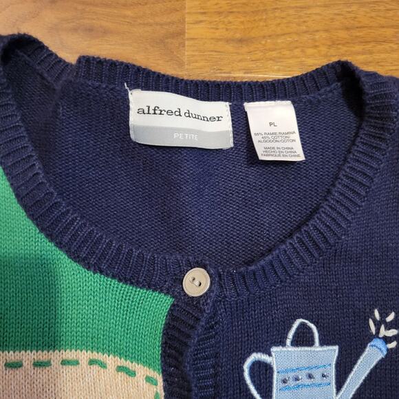 Vintage Garden-Themed CardiganWomen's Embroidered Button-Up Sweater Patchwork - Picture 5 of 6